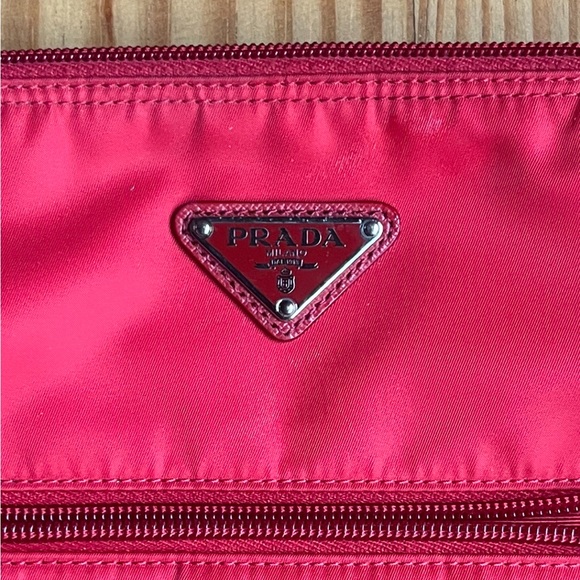 PRADA messenger bag. - Picture 4 of 4